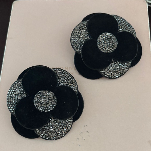 Tuckernuck Black and Silver Floral Earrings - Picture 1 of 4